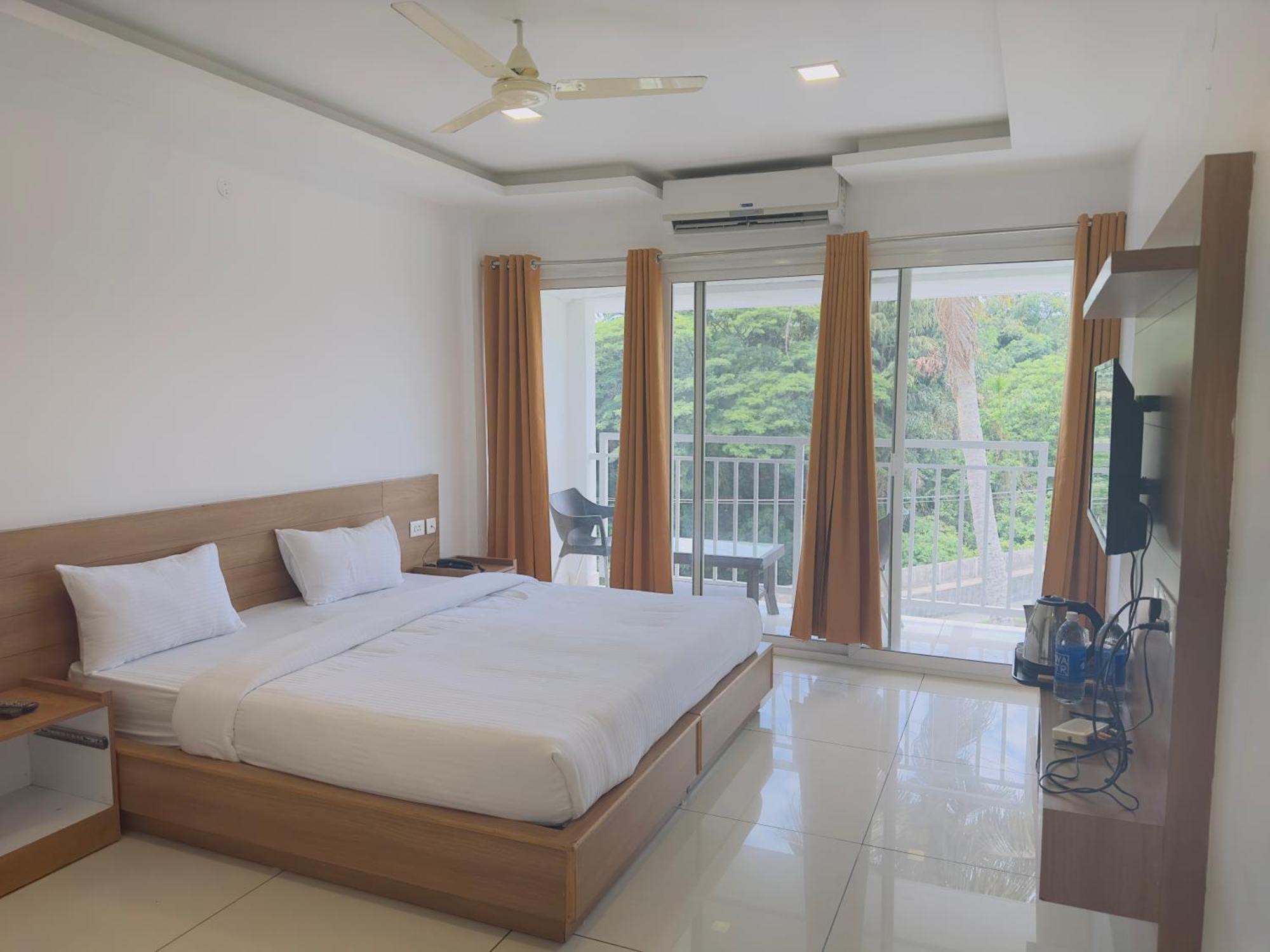 Hotel Lets Stay Kochi Esterno foto