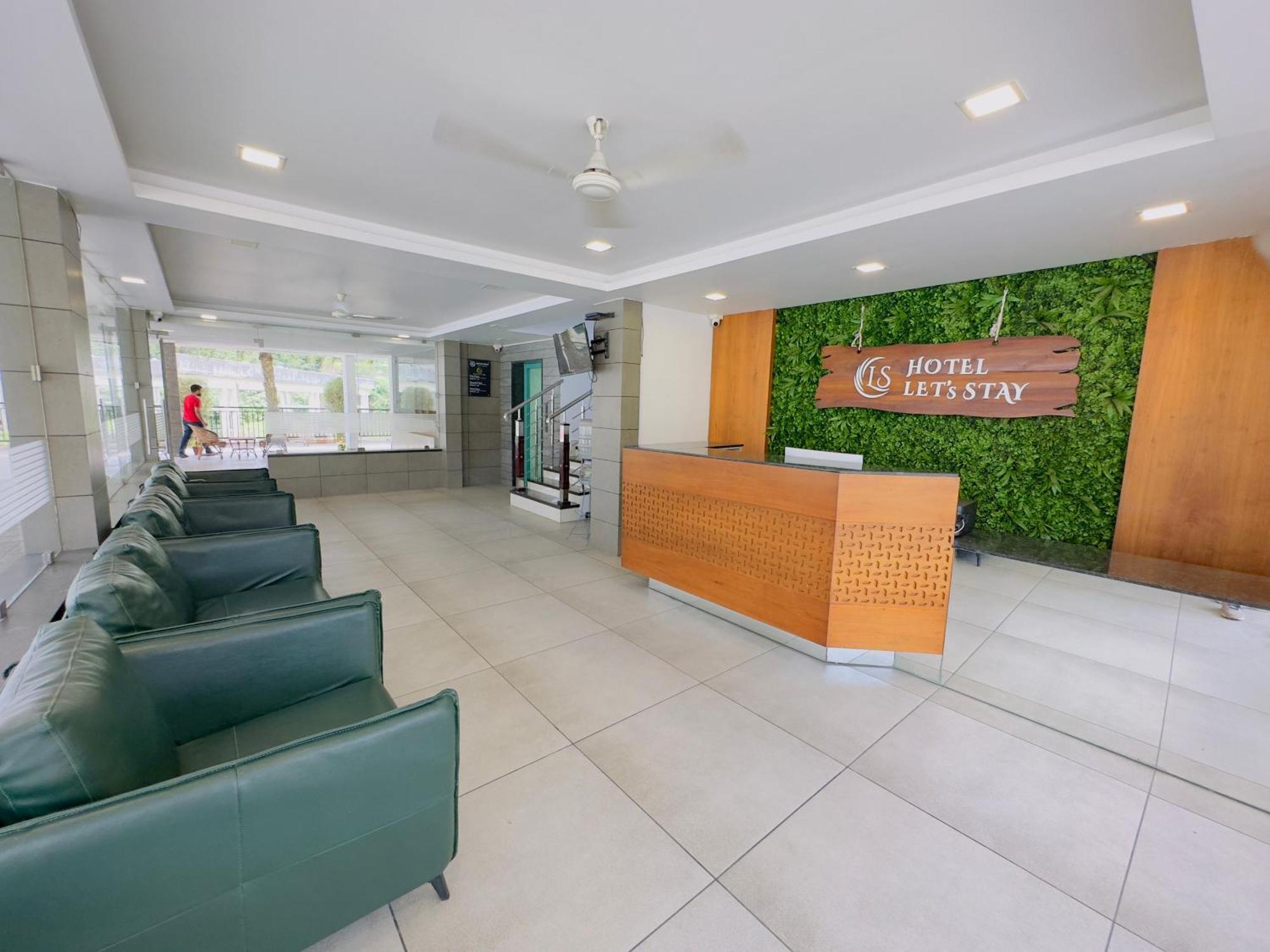Hotel Lets Stay Kochi Esterno foto