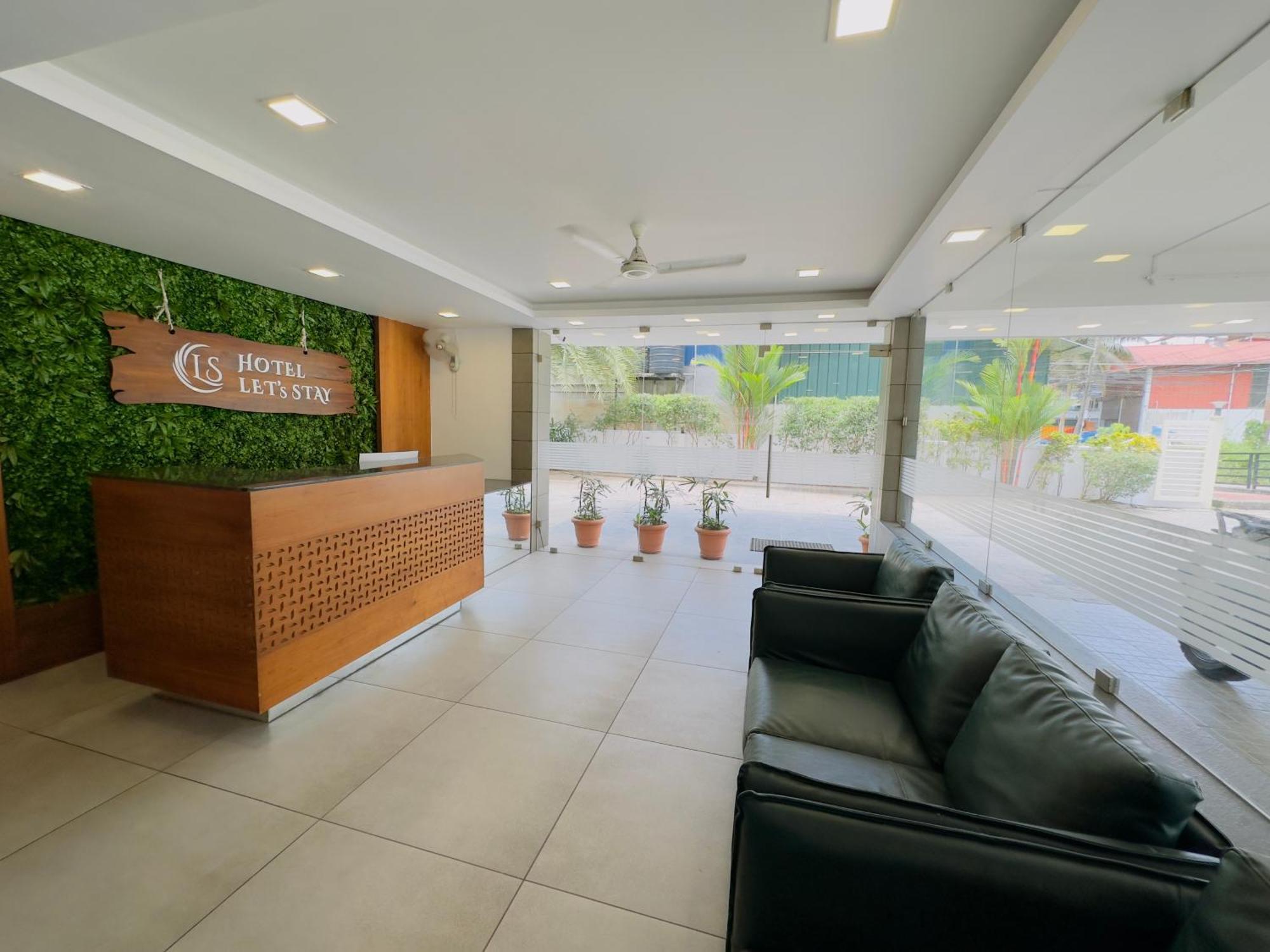 Hotel Lets Stay Kochi Esterno foto