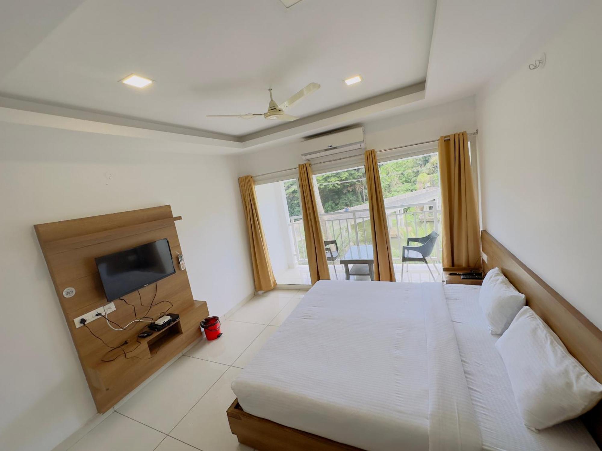 Hotel Lets Stay Kochi Esterno foto