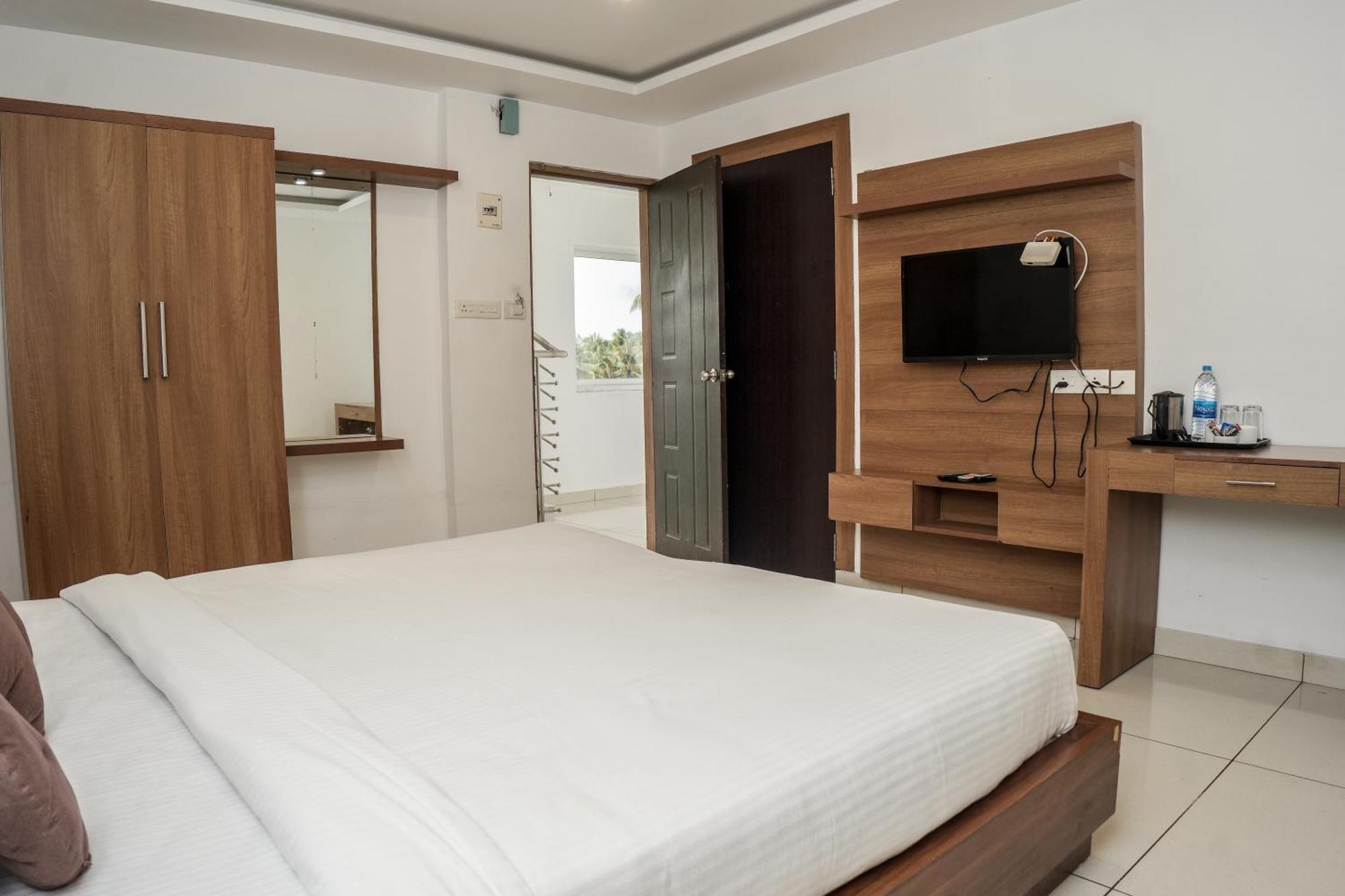 Hotel Lets Stay Kochi Esterno foto
